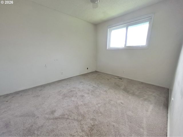 4005 ELMWOOD St, Tillamook, OR 97141