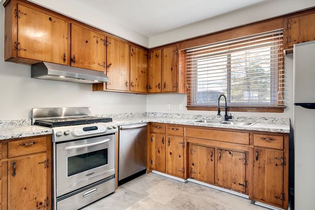 850 Glendale Dr, Clarksville, TN 37043