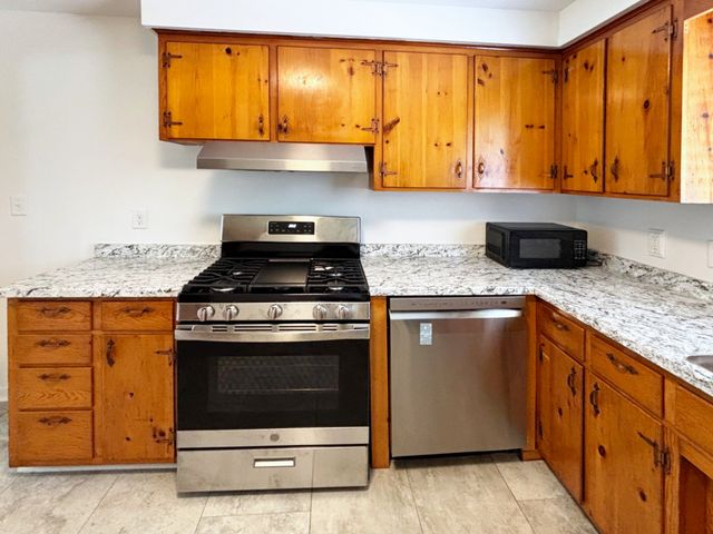 850 Glendale Dr, Clarksville, TN 37043