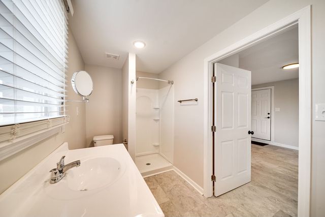 850 Glendale Dr, Clarksville, TN 37043