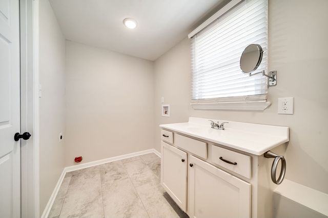 850 Glendale Dr, Clarksville, TN 37043