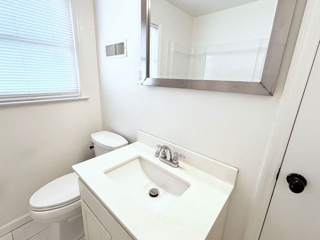 850 Glendale Dr, Clarksville, TN 37043