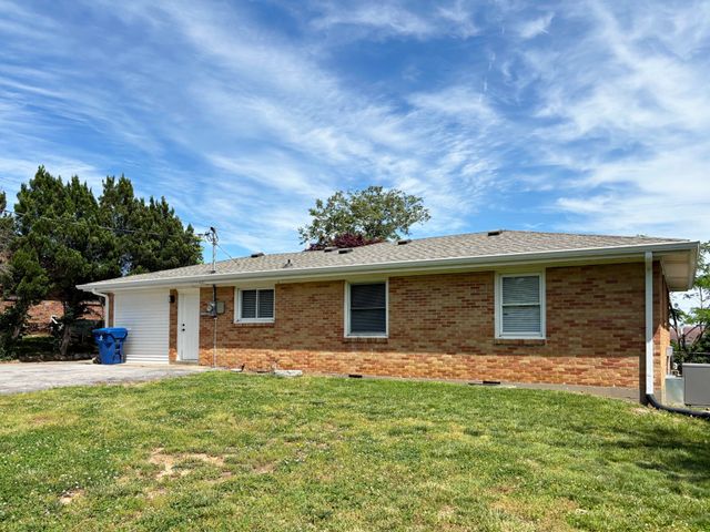 850 Glendale Dr, Clarksville, TN 37043