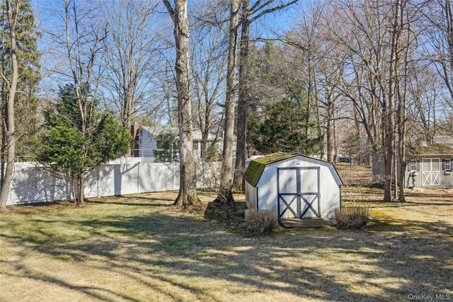 20 Dale Road, Airmont, NY 10952