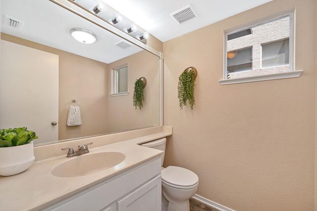 8749 White Cedar Ln, Elk Grove, CA 95758