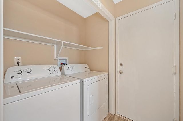 8749 White Cedar Ln, Elk Grove, CA 95758