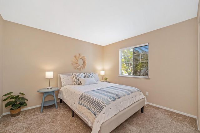 8749 White Cedar Ln, Elk Grove, CA 95758