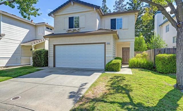 8749 White Cedar Ln, Elk Grove, CA 95758