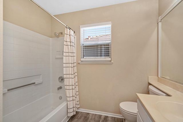 8749 White Cedar Ln, Elk Grove, CA 95758