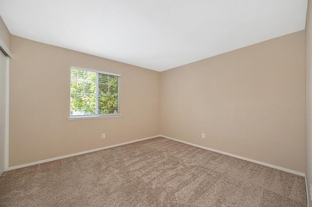 8749 White Cedar Ln, Elk Grove, CA 95758