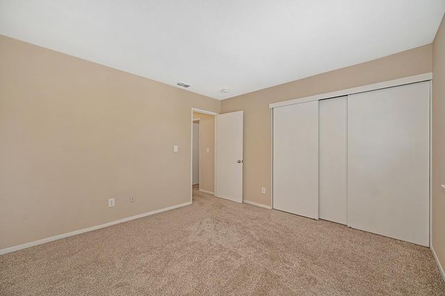8749 White Cedar Ln, Elk Grove, CA 95758