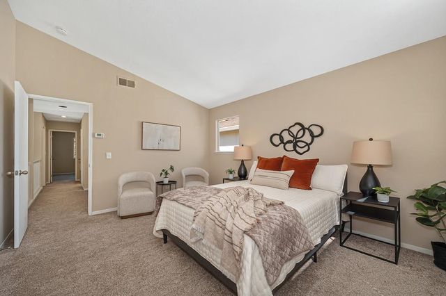8749 White Cedar Ln, Elk Grove, CA 95758