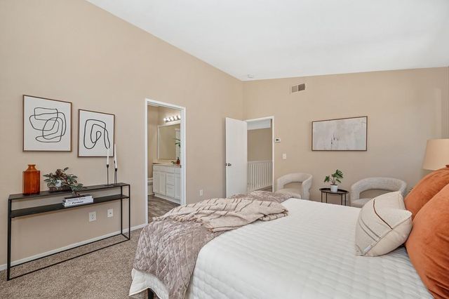 8749 White Cedar Ln, Elk Grove, CA 95758