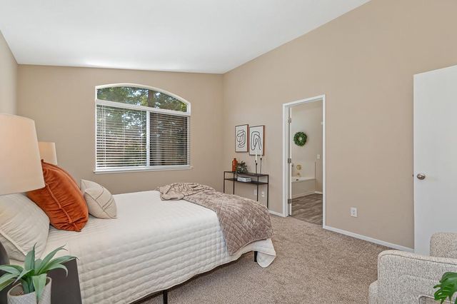 8749 White Cedar Ln, Elk Grove, CA 95758