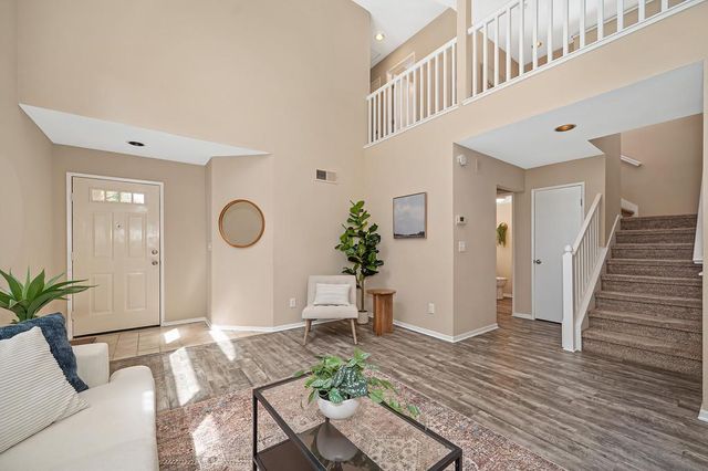 8749 White Cedar Ln, Elk Grove, CA 95758