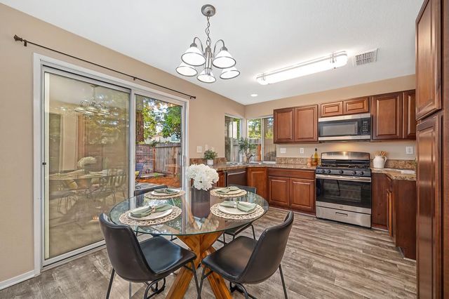 8749 White Cedar Ln, Elk Grove, CA 95758