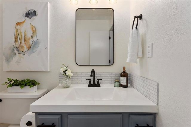 308 17th Avenue N, Greenwood, MO 64034