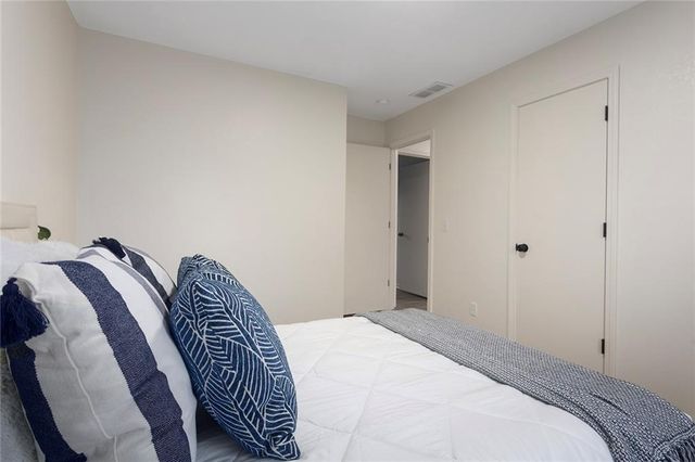 308 17th Avenue N, Greenwood, MO 64034