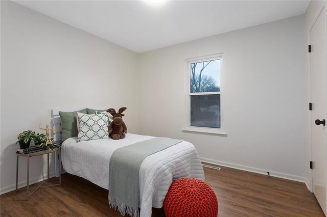 308 17th Avenue N, Greenwood, MO 64034