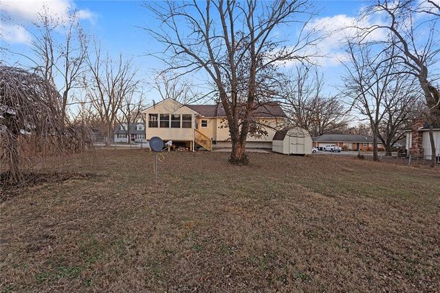 308 17th Avenue N, Greenwood, MO 64034