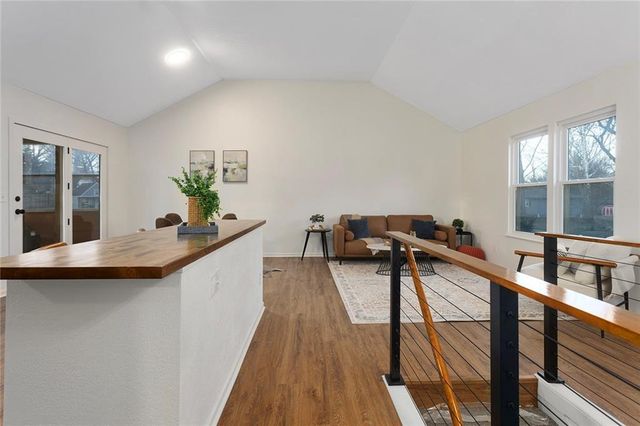 308 17th Avenue N, Greenwood, MO 64034