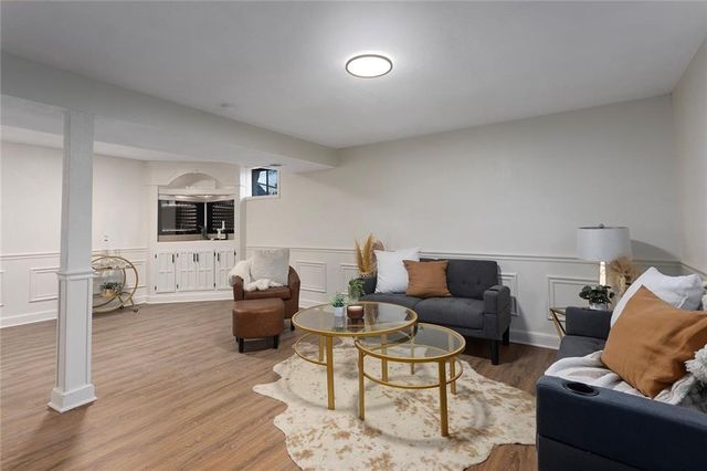 308 17th Avenue N, Greenwood, MO 64034