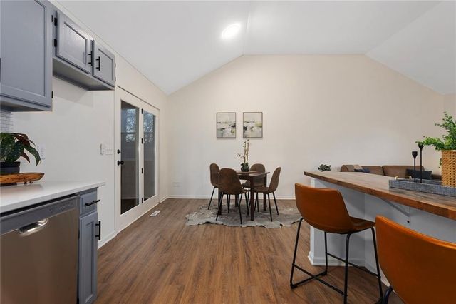 308 17th Avenue N, Greenwood, MO 64034