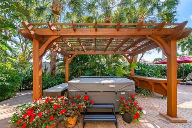 6944 Southport Drive, Boynton Beach, FL 33472