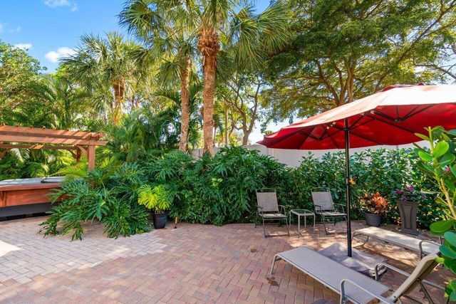6944 Southport Drive, Boynton Beach, FL 33472