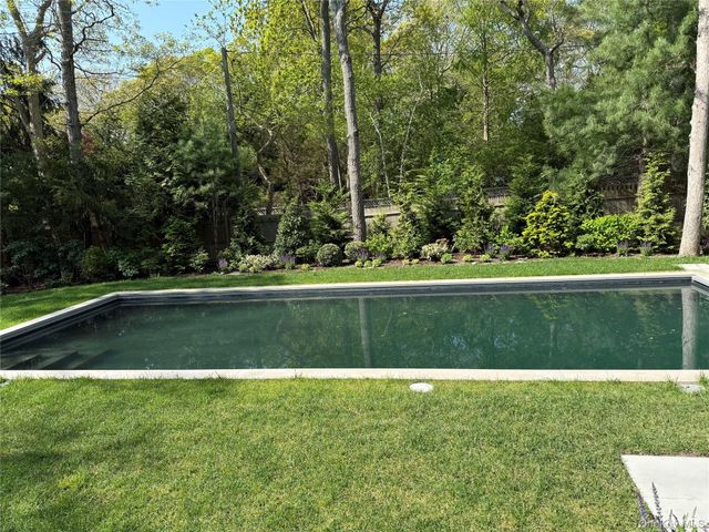 11 Post Crossing, East Quogue, NY 11942