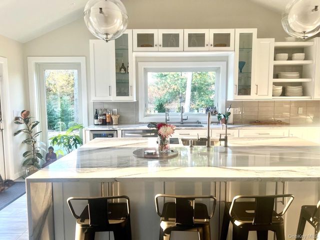 11 Post Crossing, East Quogue, NY 11942