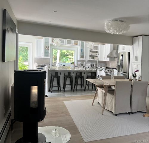 11 Post Crossing, East Quogue, NY 11942