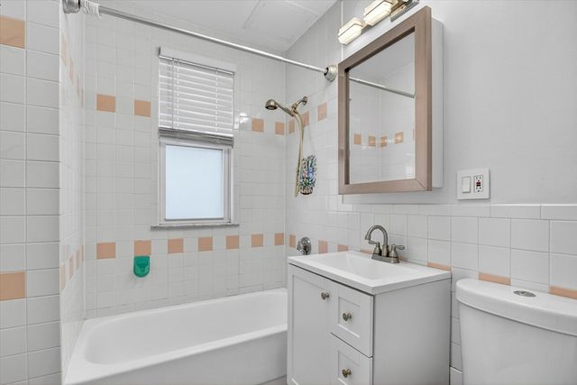 34 Sumner St 3, Revere, MA 02151