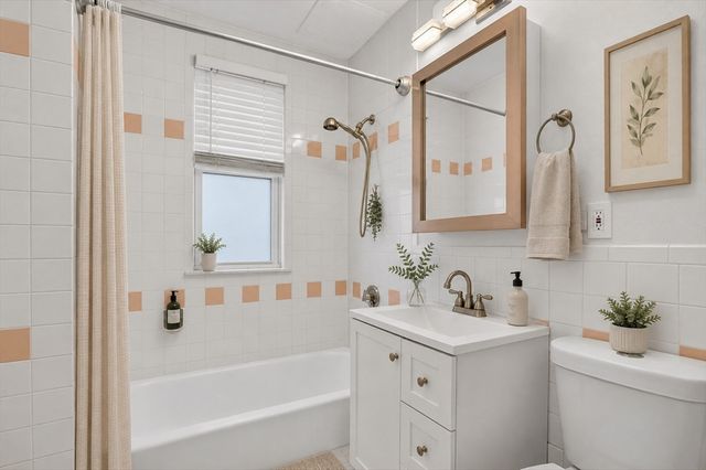 34 Sumner St 3, Revere, MA 02151