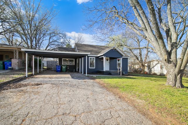 114 Otis Street, Whitesboro, TX 76273