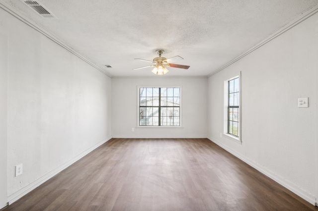 114 Otis Street, Whitesboro, TX 76273