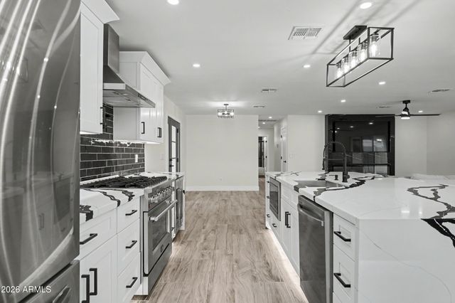3117 E SWEETWATER Avenue, Phoenix, AZ 85032