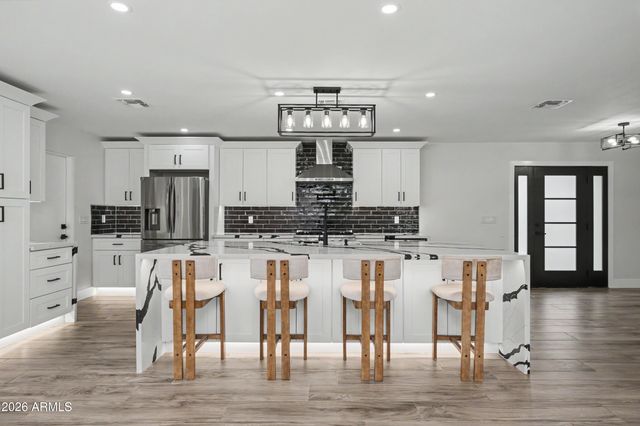 3117 E SWEETWATER Avenue, Phoenix, AZ 85032