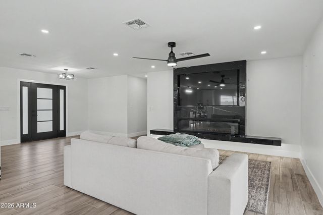 3117 E SWEETWATER Avenue, Phoenix, AZ 85032