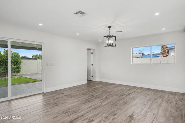 3117 E SWEETWATER Avenue, Phoenix, AZ 85032