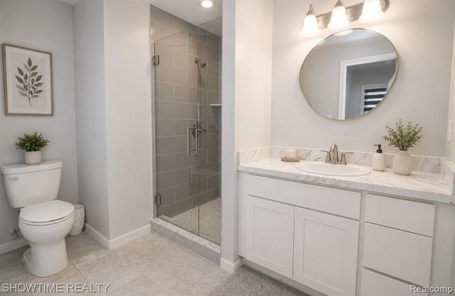 21130 Parkplace Lane, Clinton Township, MI 48036
