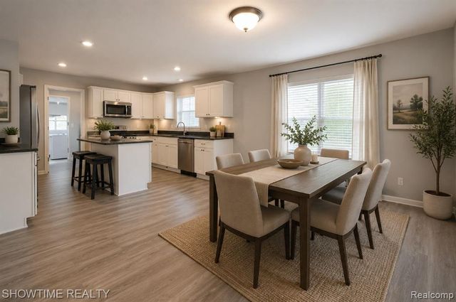 21130 Parkplace Lane, Clinton Township, MI 48036