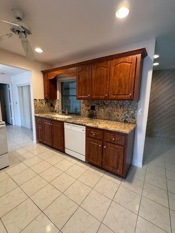 14537 Shadow Wood Lane, Delray Beach, FL 33484