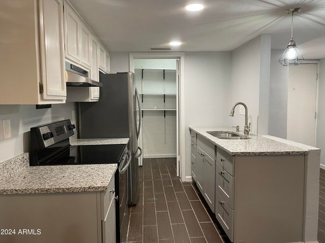 11048 N 28TH Drive 146, Phoenix, AZ 85029