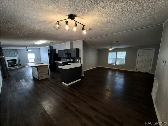 1987 S Colonial Avenue, Homosassa, FL 34448
