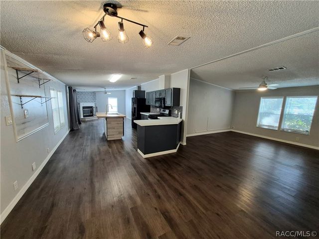 1987 S Colonial Avenue, Homosassa, FL 34448