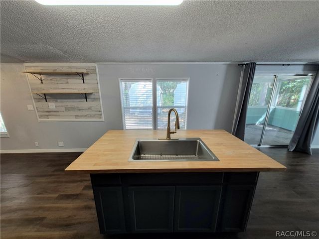 1987 S Colonial Avenue, Homosassa, FL 34448