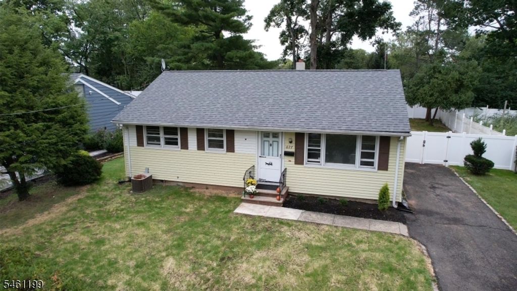 627 Warfield Rd, North Plainfield Boro, NJ 07063