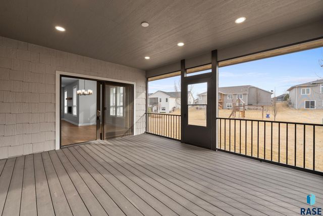 204 N Autumnwood Ct Court, Sioux Falls, SD 57110