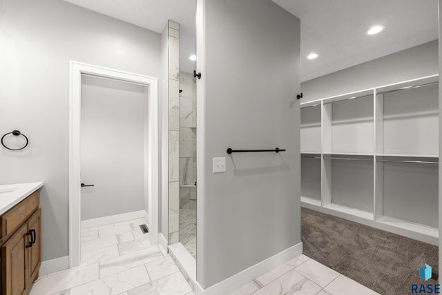 204 N Autumnwood Ct Court, Sioux Falls, SD 57110